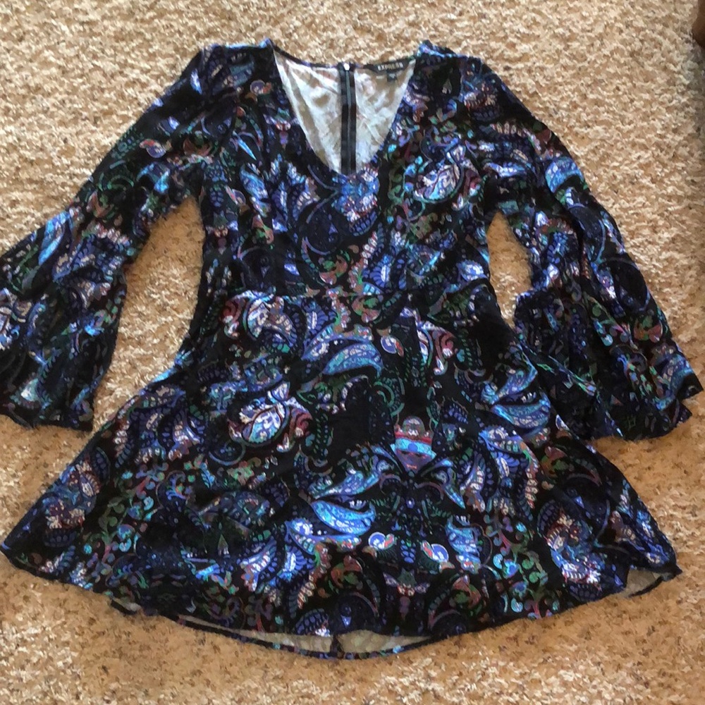 Bell sleeve dress